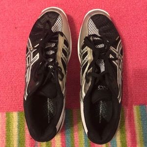 ASICS Volleyball Shoes Size 9.5